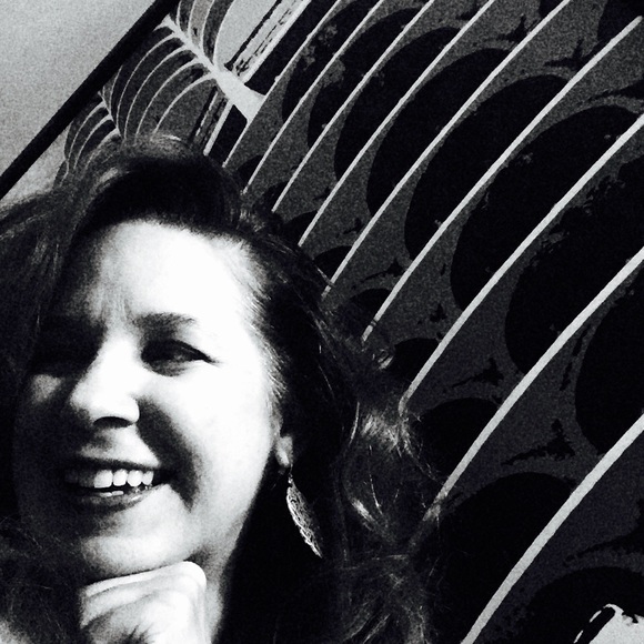 Meet your Posher, Aneisha - Picture 1 of 1